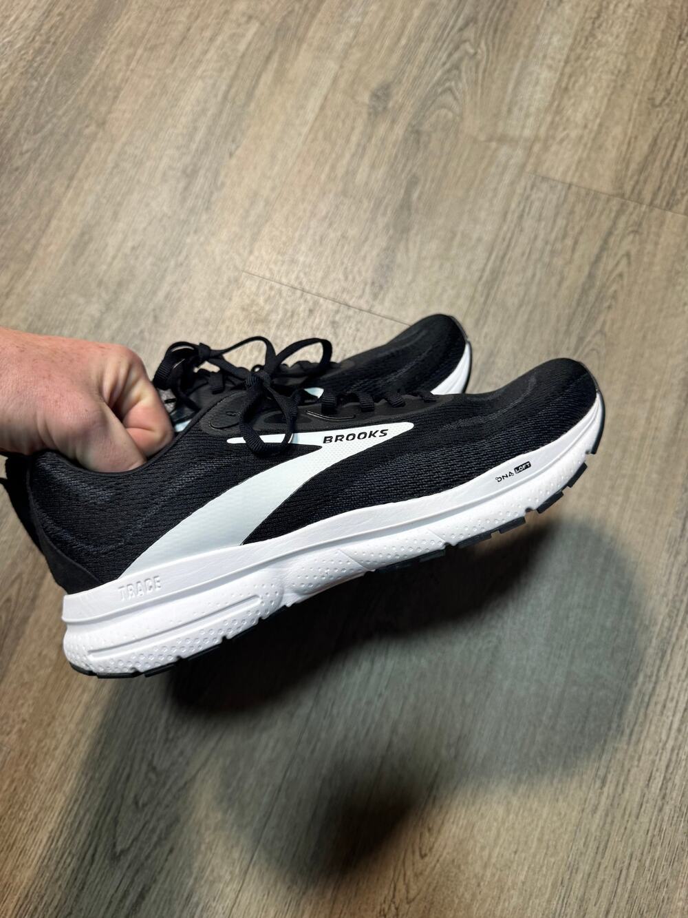 Women's Brooks Trace 4 Running Shoes in Black & White
